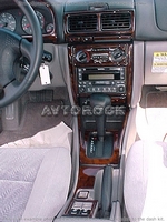 Накладки на торпеду Subaru Forester/форестер 1998-2002 АКПП, базовый набор, 16 элементов.