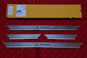 Alu-Frost Накладки на внутренние пороги с надписью, нерж. сталь, 4 шт. NISSAN (ниссан) X-Trail 07-/11- - Автоаксессуары и тюнинг