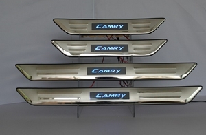 JMT Накладки на дверные пороги с логотипом и LED подсветкой, нерж. TOYOTA (тойота) Camry/Камри 06-/09- - Автоаксессуары и тюнинг