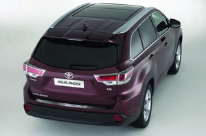 Toyota Накладка на наруж. порог багажника с рисунком TOYOTA (тойота) Highlander 14- - Автоаксессуары и тюнинг