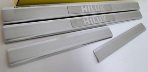 Alu-Frost Накладки на внутренние пороги с надписью, нерж. сталь, 4 шт. (4D) TOYOTA (тойота) Hilux 15- - Автоаксессуары и тюнинг